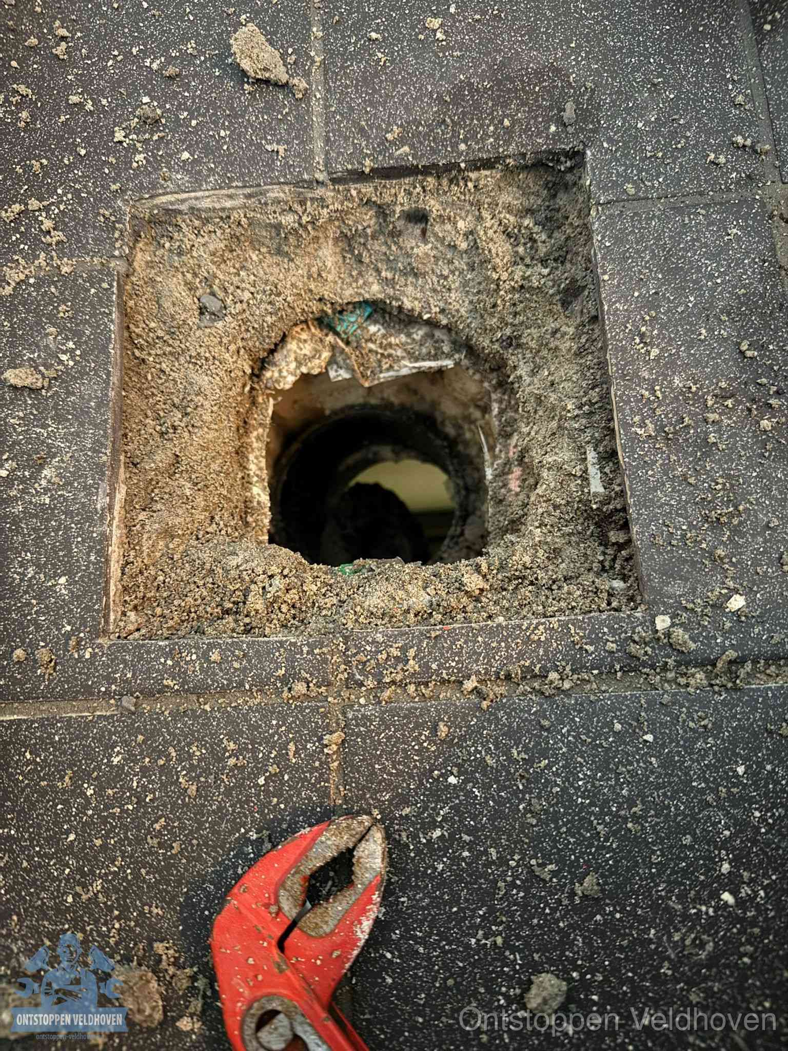 Rioolputje erfgrens eigendom in Veldhoven